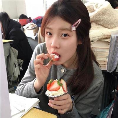 生后我和妹妹换了孩子